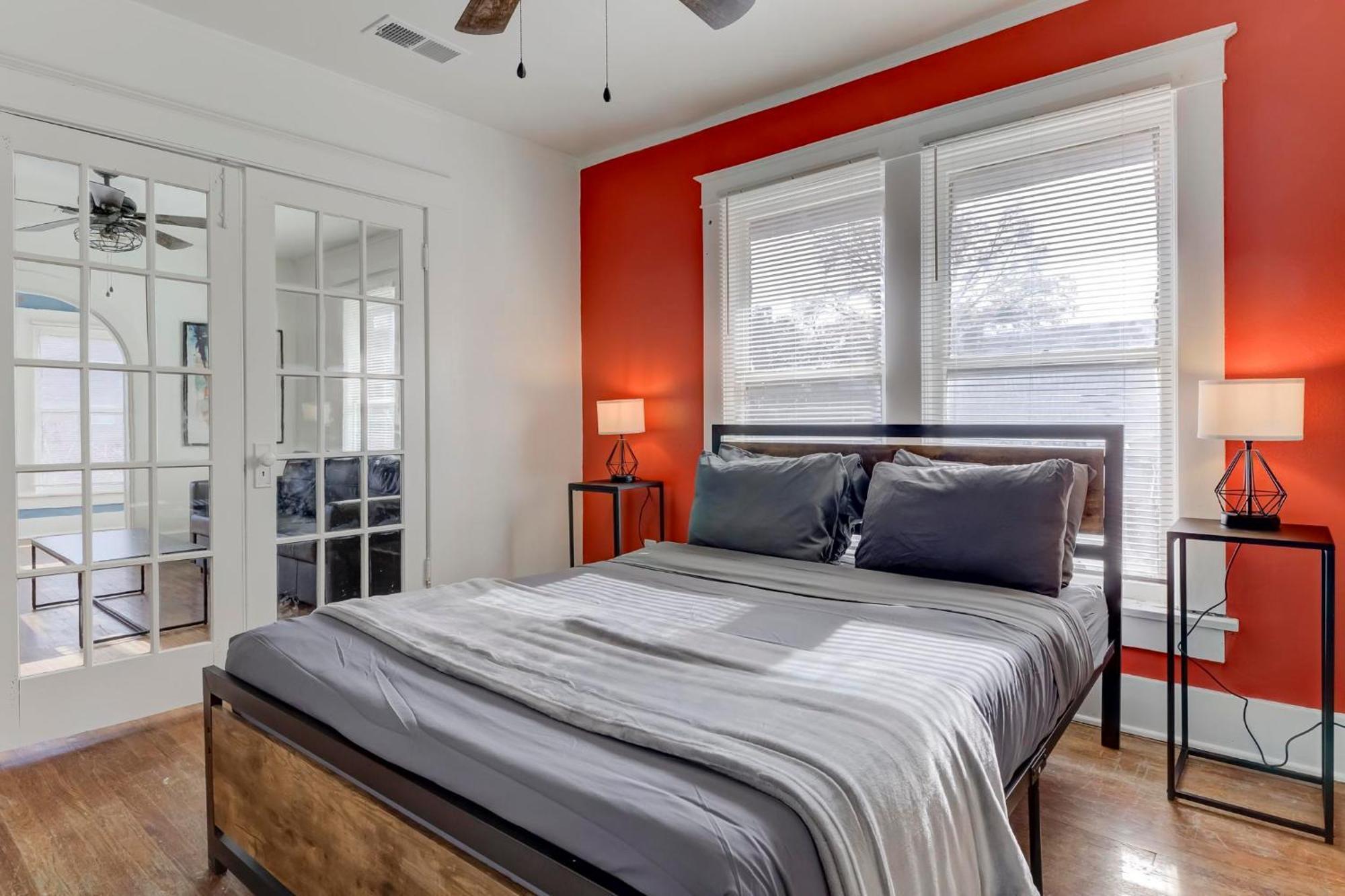 Charming Cooper-Young Flat In The Heart Of Memphis Bagian luar foto