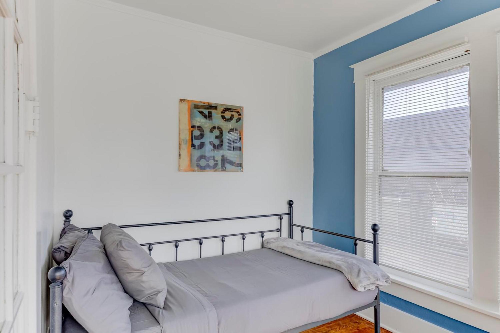 Charming Cooper-Young Flat In The Heart Of Memphis Bagian luar foto